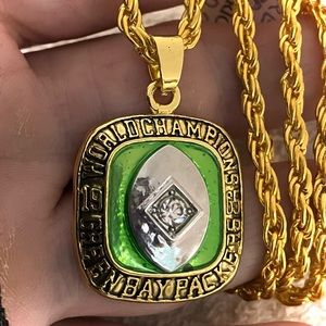 GREEN BAY PACKERS INSPIRED FAN NECKLACE